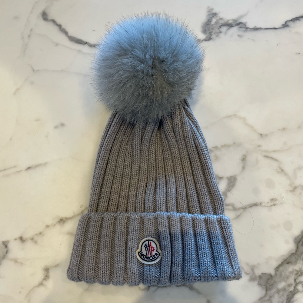 Light grey moncler beenie